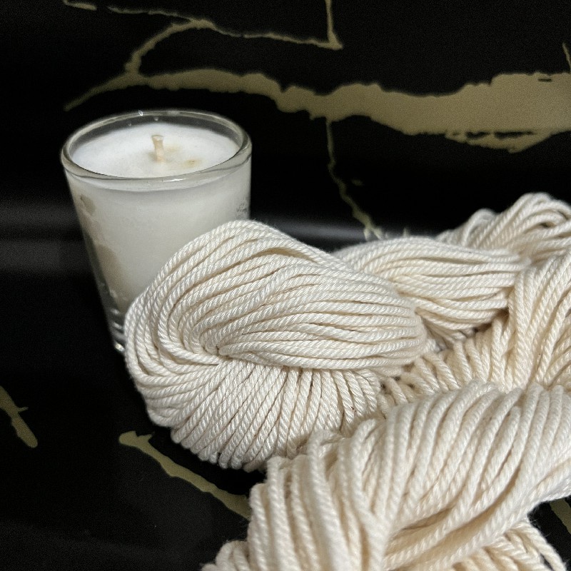 Sumbu Lilin Meteran Diameter 1mm milimeter Homemade Benang Berkualitas Good Quality Ukuran Malam Night Gelap Api Bahan Penerang Terang Cahaya Dekorasi Alat Perlengkapan Awet Tahan Lama Bakar Putih White Candle Wick Thread Decoration Grosir Prakarya Malang