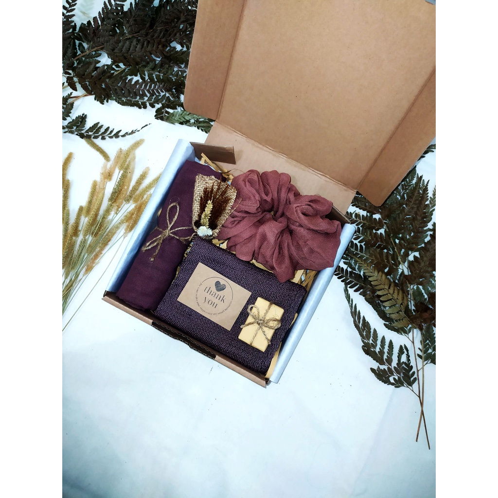 HAMPERS HIJAB MURAH HAMPERS RAMADHAN LEBARAN IDUL FITRI KADO ULANG TAHUN WISUDA SEMPRO PERNIKAHAN GIFTBOX BINGKISAN PARCEL LEBARAN