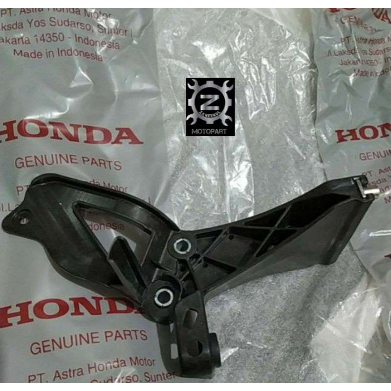 dudukan panel tameng cover depan scoopy esp K2f 2020 64223-K2f-N00