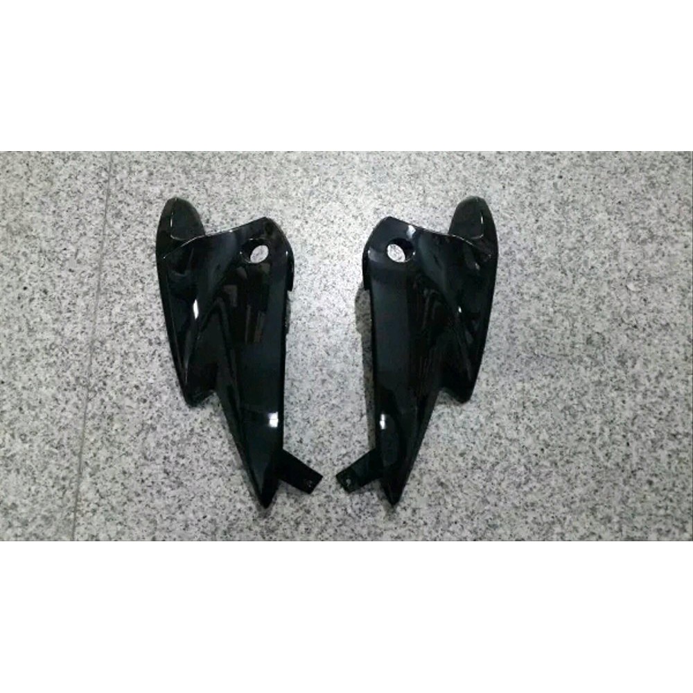 Cover Kuping Lampu Depan Mega Pro New Mono Shock Hitam mki53047