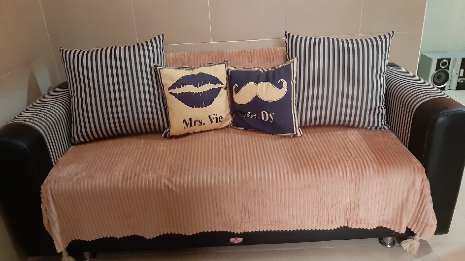 Clover Throw Blanket In Camel