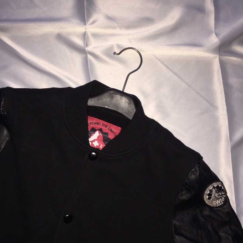 SWIB Varsity Kulit Second Preloved Original