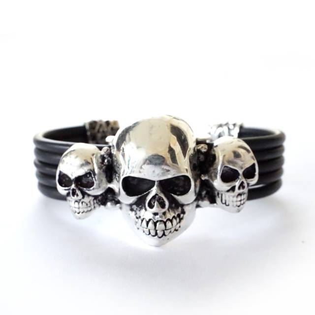 Gelang Karet Hitam Perak Alloy 3 Tengkorak Skull