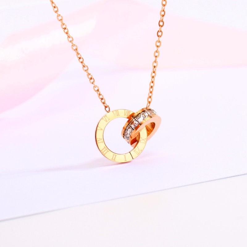 Kalung Rantai Dengan Liontin Cincin Ganda Aksen Berlian Imitasi Warna Rose Gold