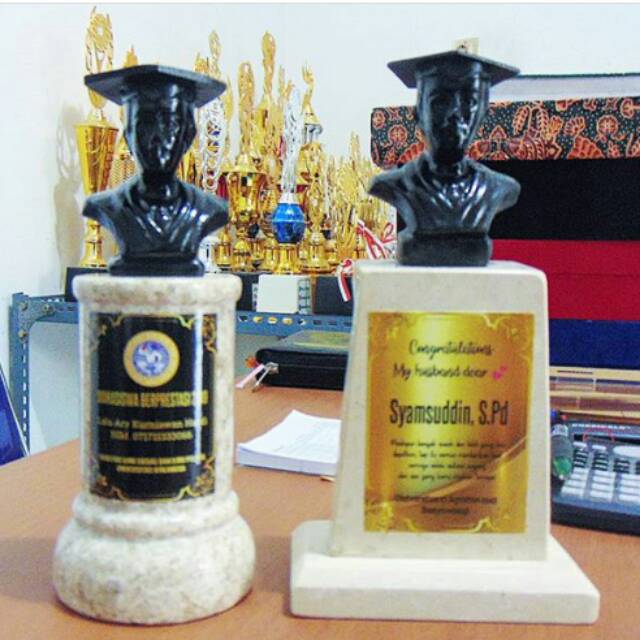 

PATUNG WISUDA // TABUNG // KOTAK // MARMER