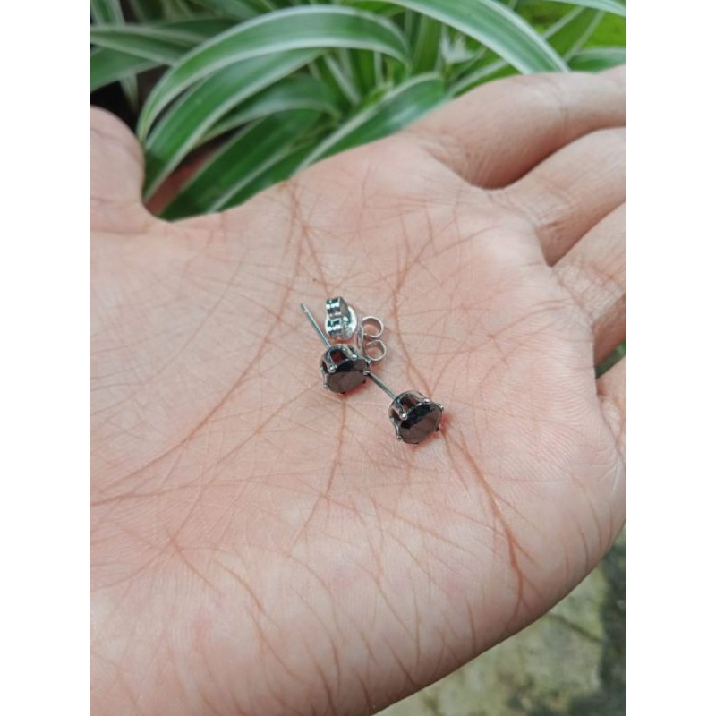 anting tusuk titanium mata hitam anting anti karat