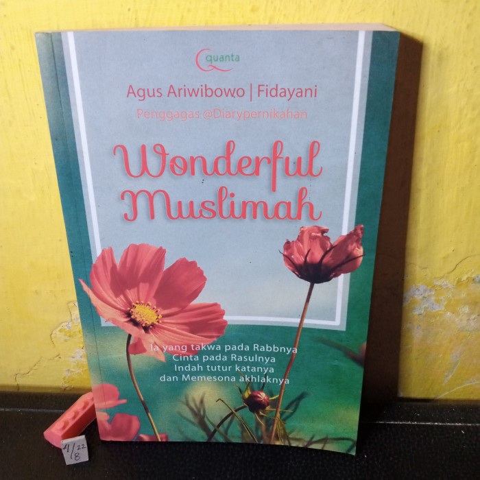 buku motivasi agama Islam wonderful muslimah 285 hal