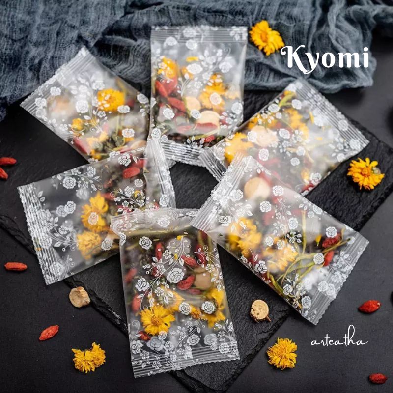 

Kyomi (per sachet)- Beauty detox tea - [ chrysant+goji+cassia seed+mulberry+honeysuckle+peppermint+licorice]