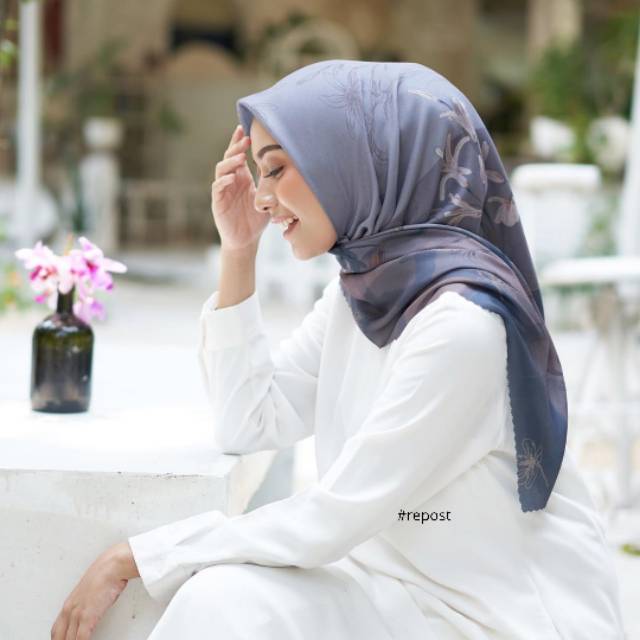 HEAVEN LIGHTS MAHIRA SCARF - MISTY - / HIJAB VOAL ULTRAFINE LASER CUT / SCARF MOTIF CANTIIK