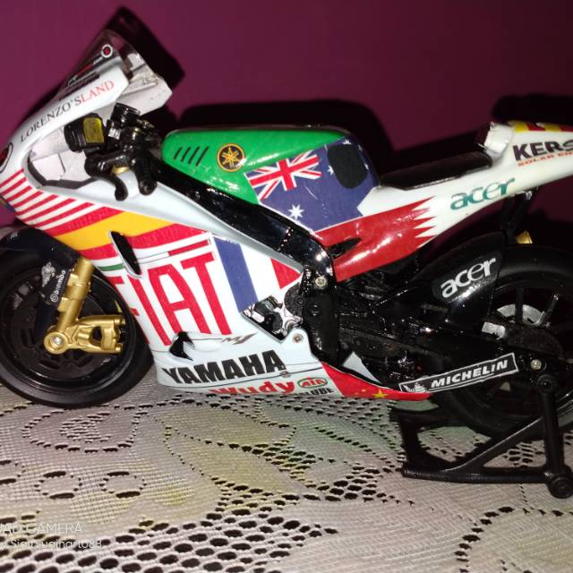 Miniatur motor diecast motogp Jorge Lorenzo 99 skala 1:13