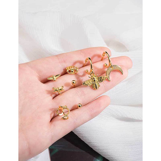 LRC Anting Tusuk Fashion Golden Bee Eye Moon Ear Stud Set D63526