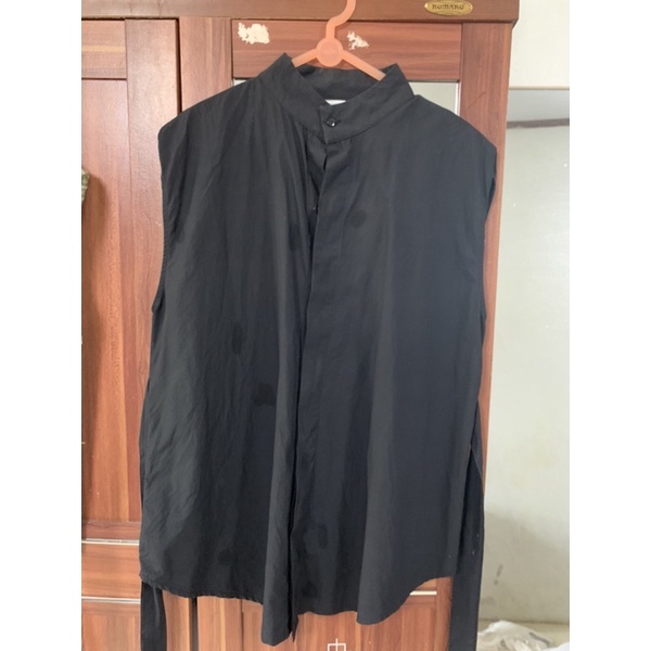 ROMPI VEST THIS IS APRIL