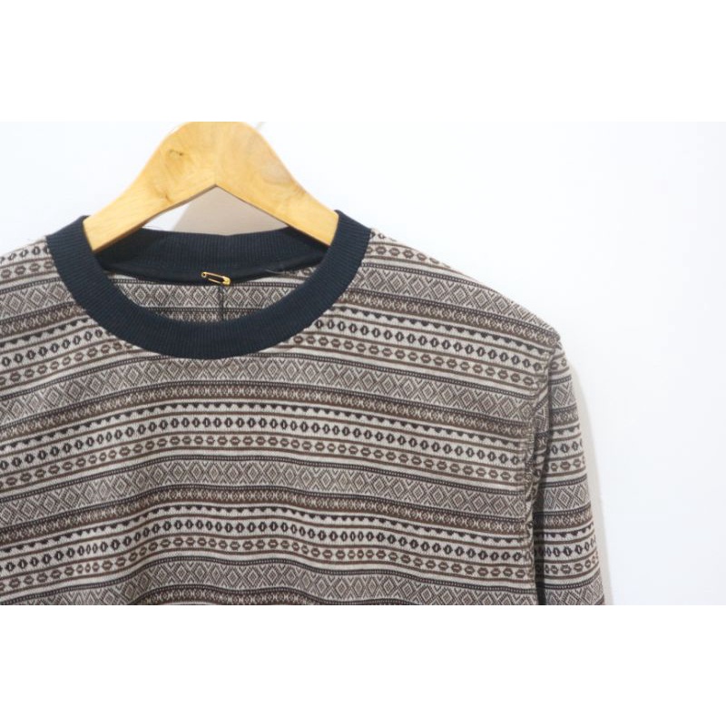 Sweater Urgan Unisex Motif