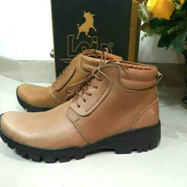 Sepatu Boot Kulit Lois