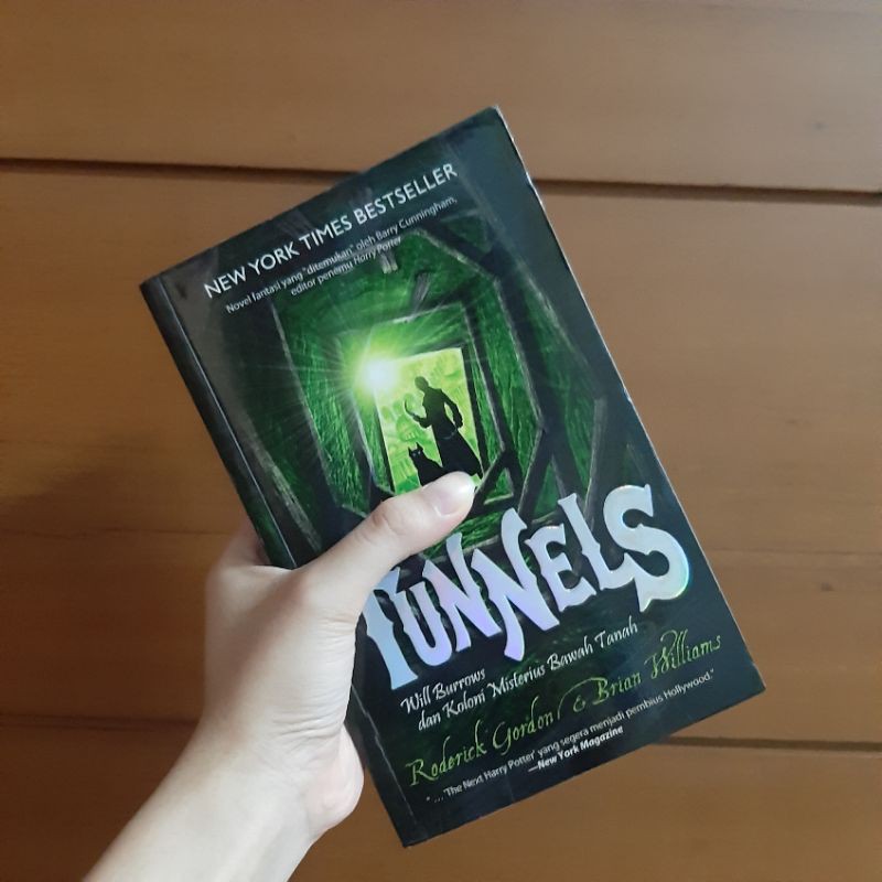 Tunnels - Roderick Gordon & Brian Williams