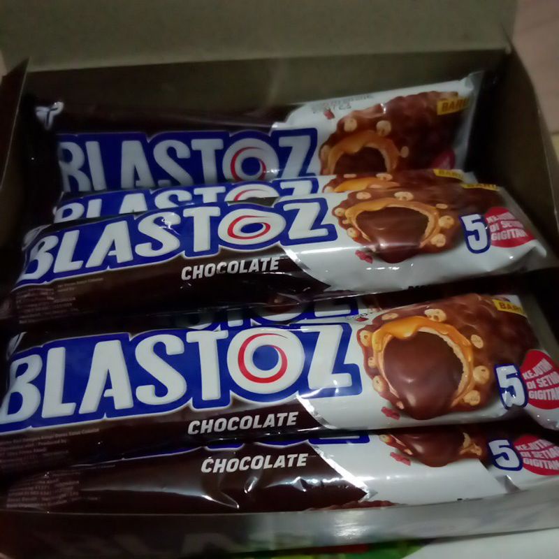 Snack Wafer Biskuit BLASTOZ Chocolate Makanan Ringan pack Box Eceran murah