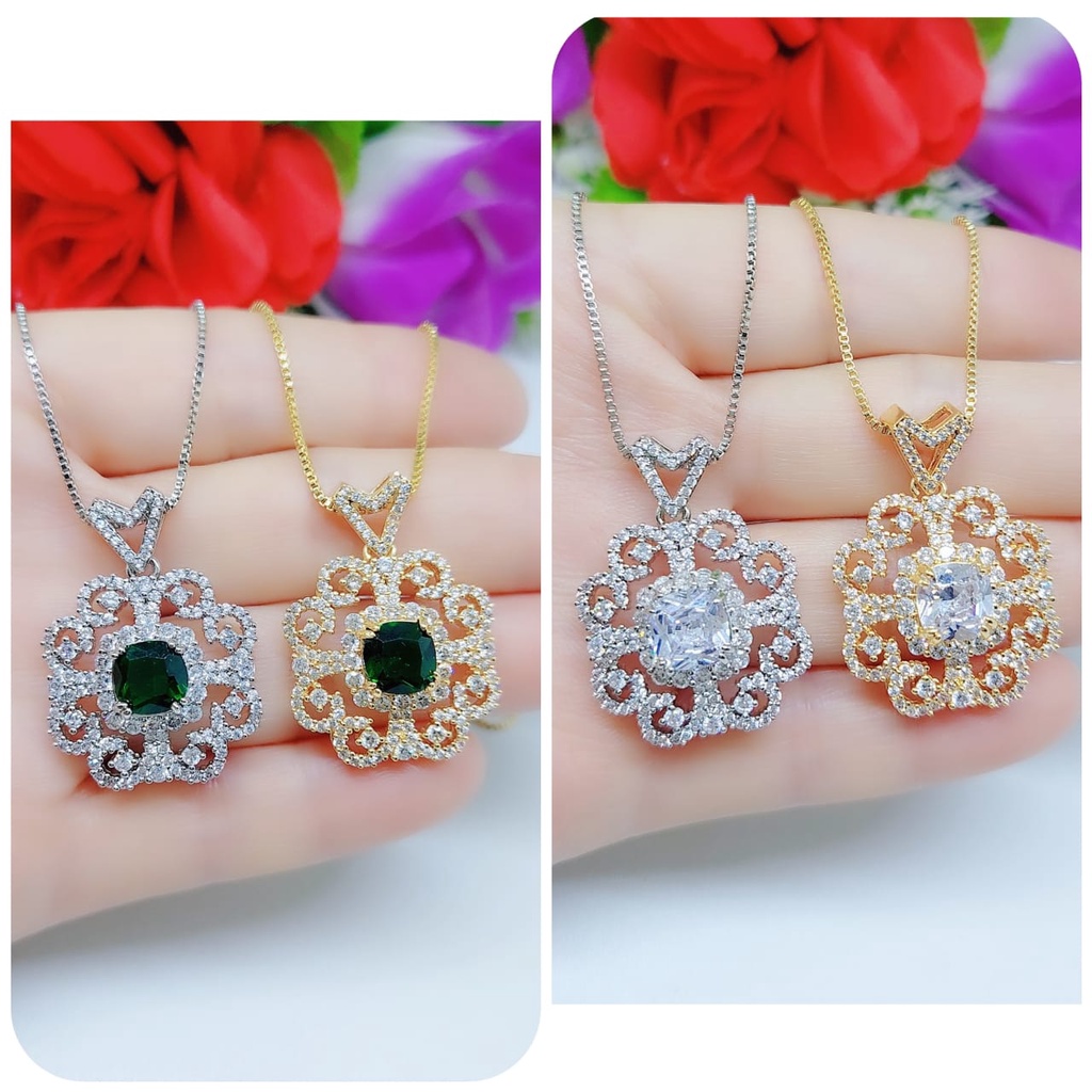Kalung xuping permata hijau dan mata putih lapis emas