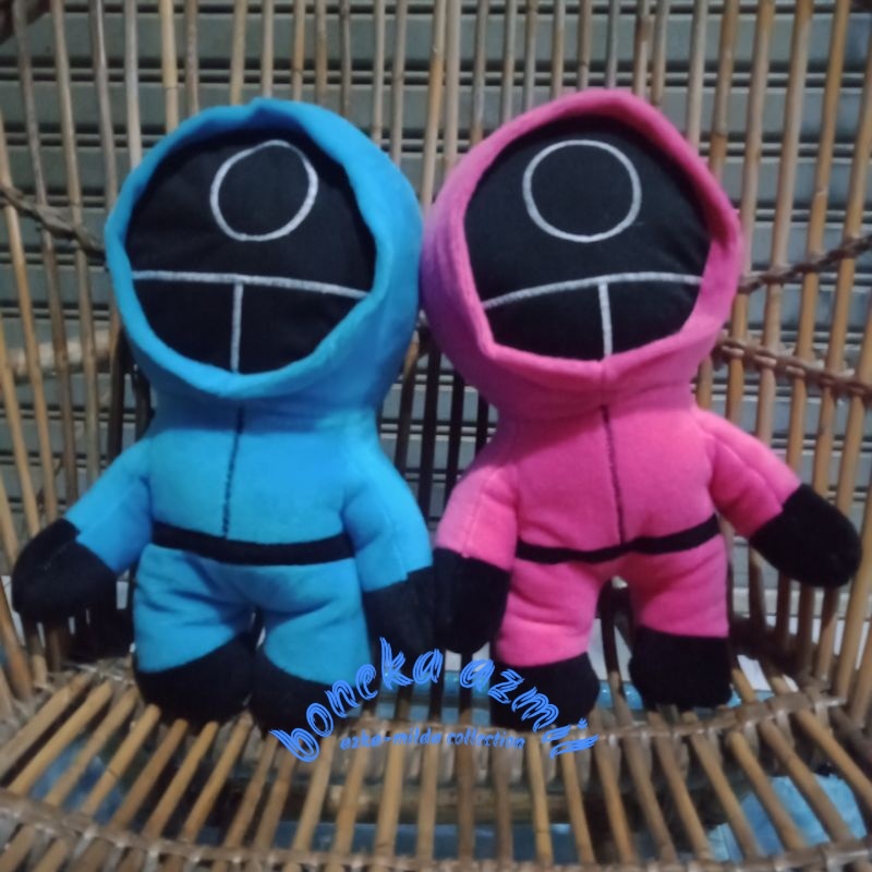 Boneka squid game size m ukuran 32 cm