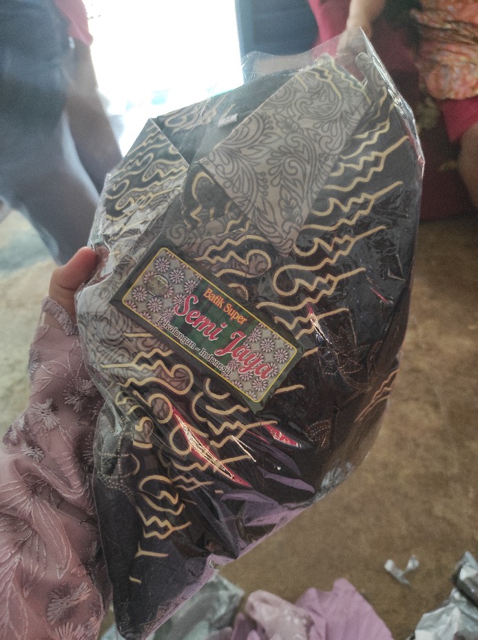 Kemeja Batik Pria Semi Sutra Lengan Panjang 100% Tidak Luntur Pake Furing Istimewa