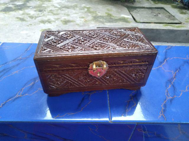 Kotak Perhiasan Kayu Ukir