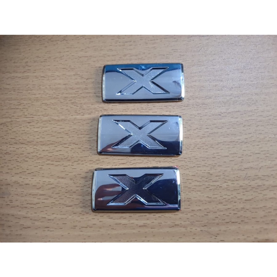 Emblem Logo X Mobil Bagasi Daihatsu Xenia Sigra Luxio Chrome Original