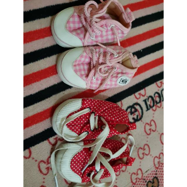 Preloved sepatu anak bayi prewalker pipiniko