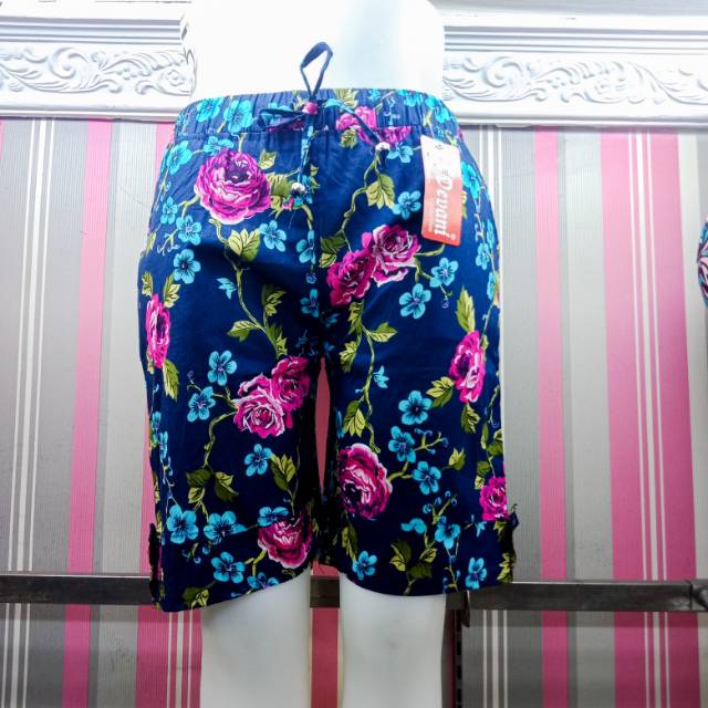Celana Pendek Wanita Katun/ Celana HOTPANTS Katun STRETCH Wanita Standar dan Jumbo