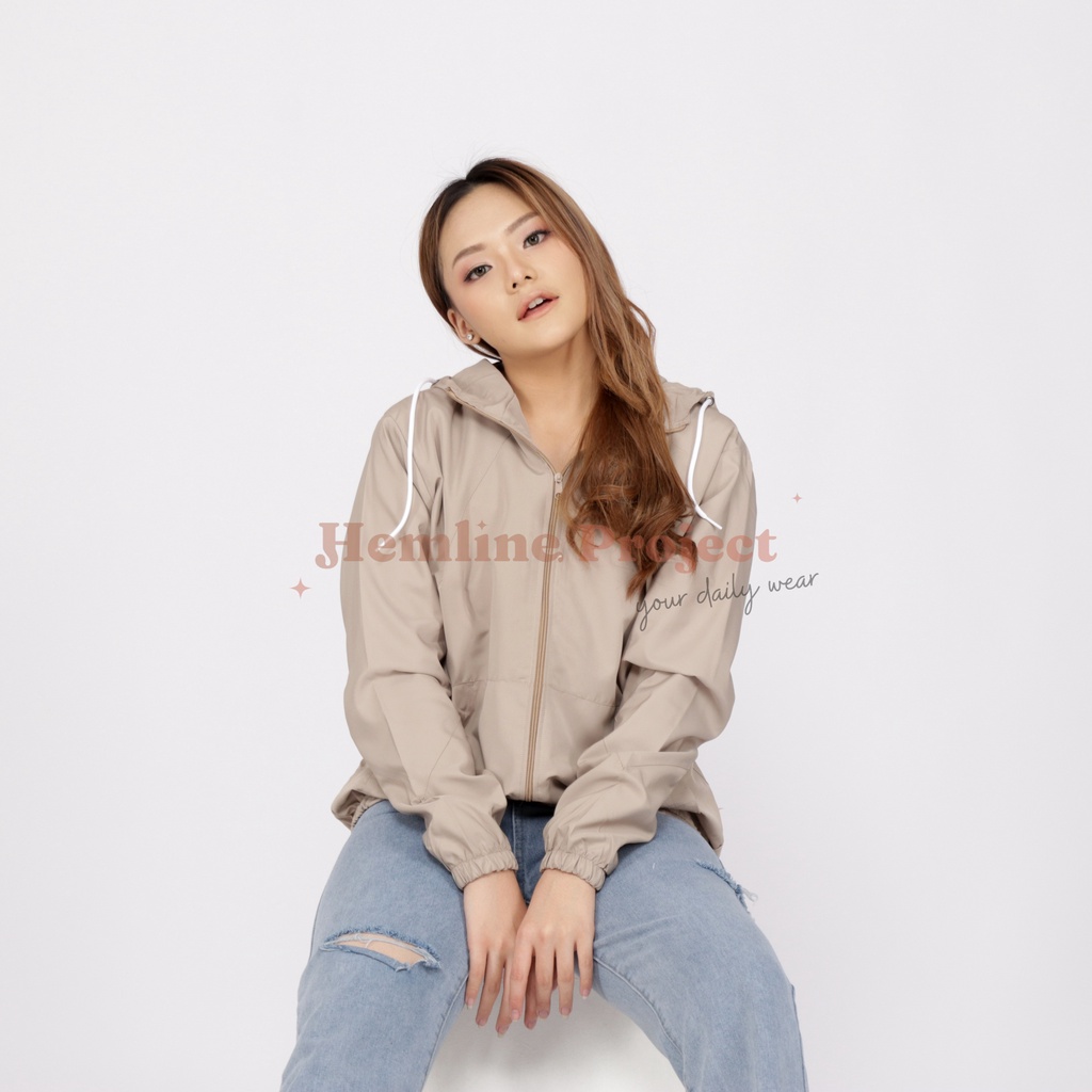 Aima Jaket Khaki - Jaket Parasut Hoodie Wanita-M (Fit S-M)