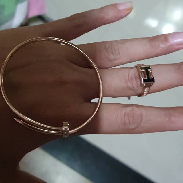 Gelang paku elastis