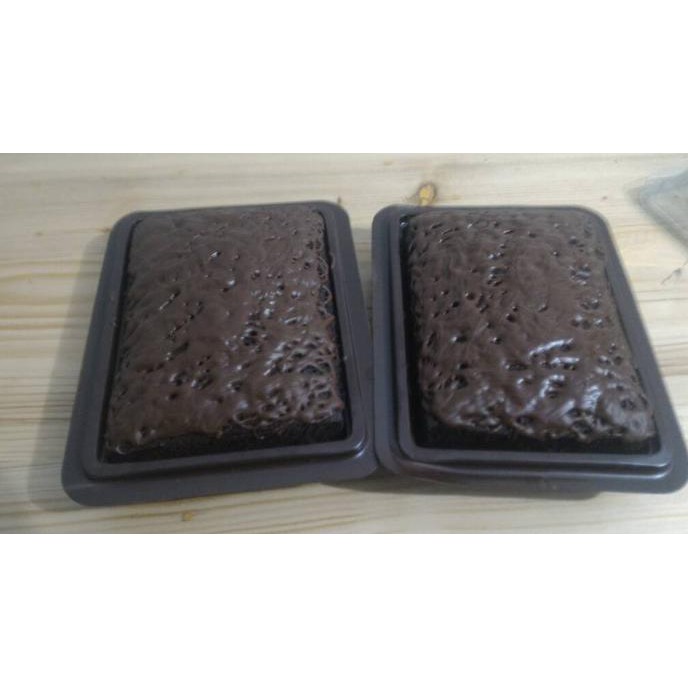 

brownies kukus coklat topping coklat siram