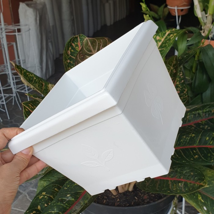 SHALLOM SEGI HIAS 25 pot bunga plastik kotak persegi putih ukuran 25 diameter 18x18cm