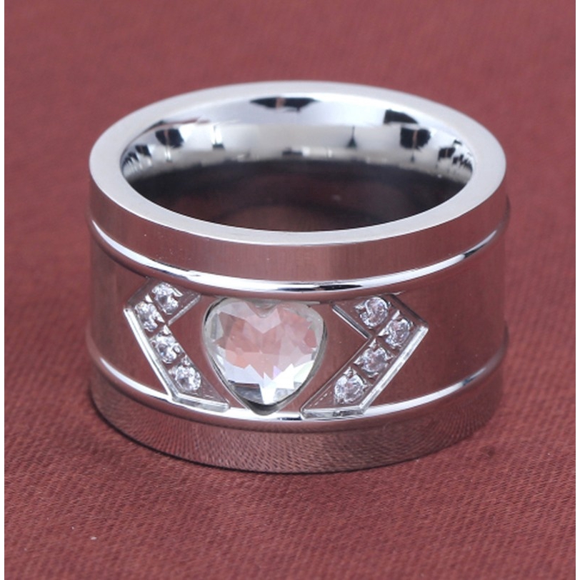 Cincin Nikah Trendy Bahan Stainless Steel 316L Desain Hati Hias Berlian untuk Wanita