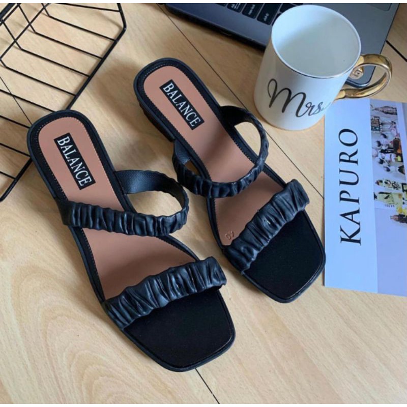 Sandal Jelly Wanita Import Big Heels Original Balance 3305 Black Terbaru