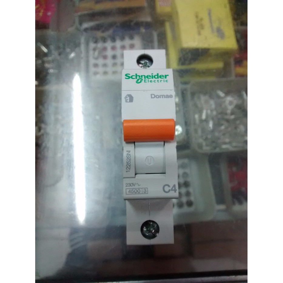 MCB Mini Circuit Breaker Domae Schneider 4A 4 Ampere Amper 1 Pole