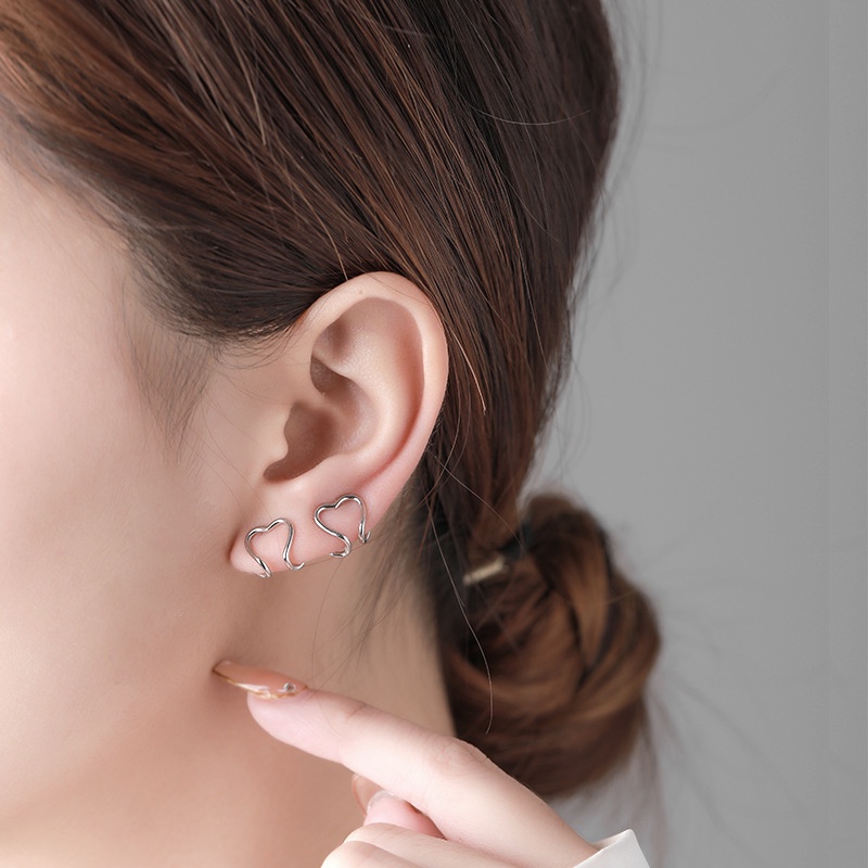 1 Pc Anting Klip Bentuk Hati Bahan Titanium Steel Warna Silver Gaya Korea Untuk Unisex