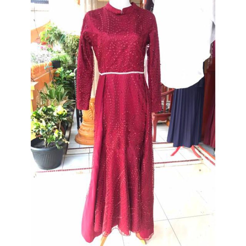 preloved gaun wisuda mewah