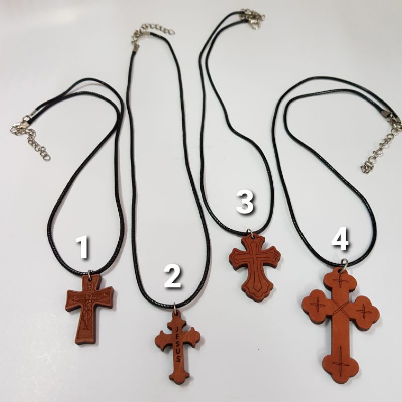 Kalung tali salib kayu
