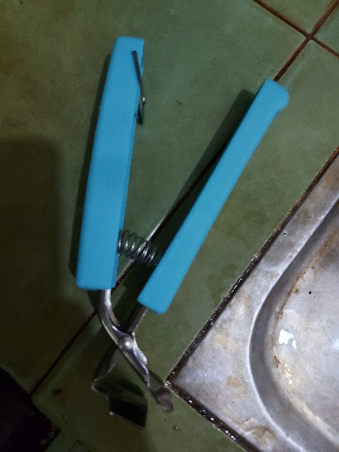 Penjepit Panci Anti Panas Capitan Mangkok Piring Anti Panas Alat Penjepit Mangkok Kukus Serbaguna