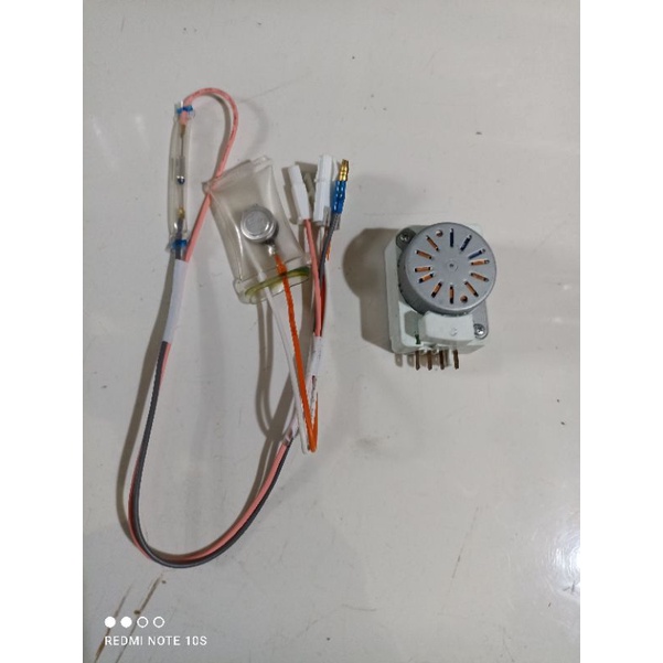 Timer 1-3 dan defros bimetal kulkas Toshiba 2 pintu