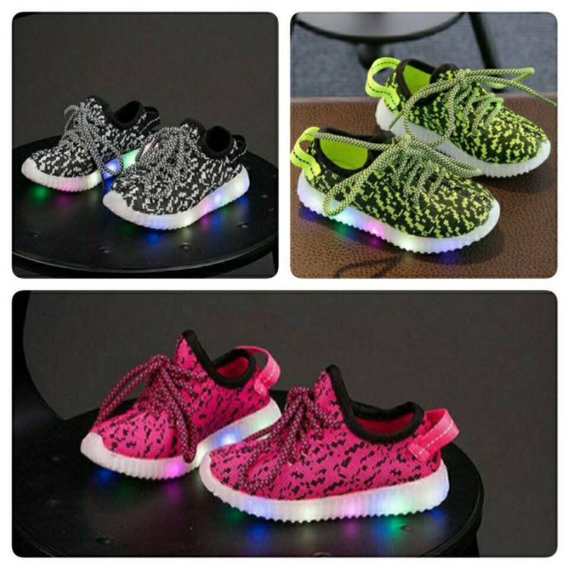 SEPATU YEEZY KIDS LED/SEPATU LED ANAK/SEPATU KARAKTER BAYI/SEPATU LAMPU LED