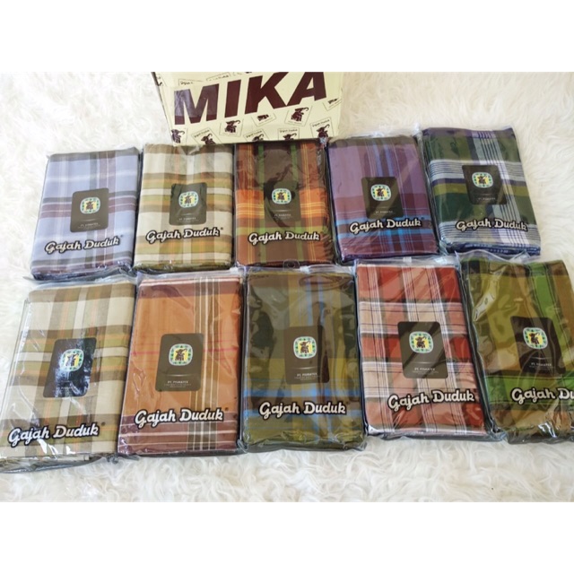 Sarung gajah duduk mika