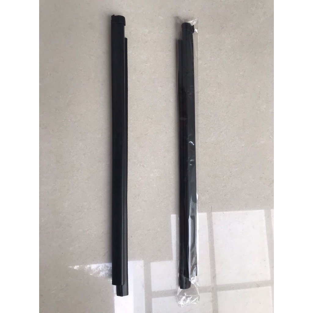Pelipit Kaca Luar Pintu Belakang Nissan Terrano Kiri Kanan – Lis Karet Jendela Mobil