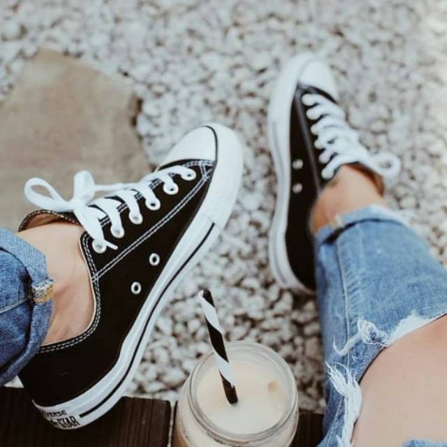 CONVERSE ORIGINAL 100% BNIB