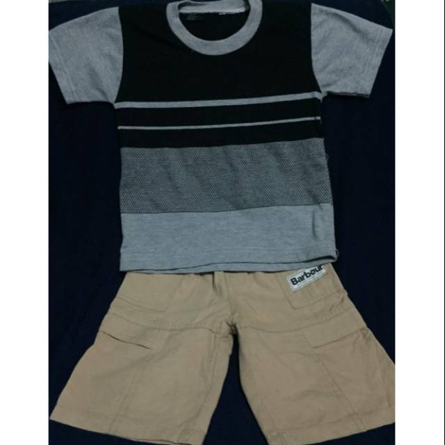 Setelan anak cowok second (like new) merk Barbour celana nya.