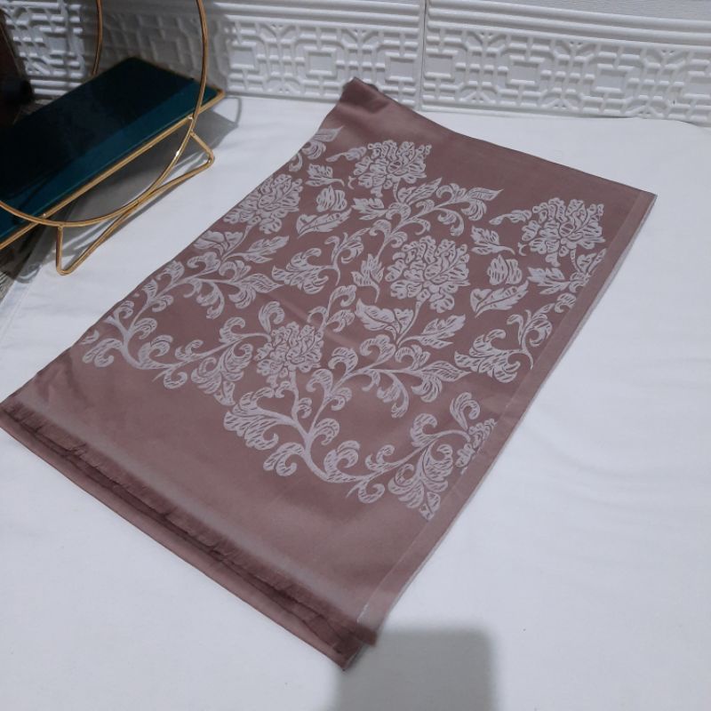 PROMO HANYA HARI INI!!!CASHMERE SYAL/SCARF MOTIF-J
