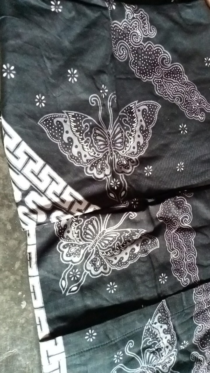 Tunik Couple Batik Motif Latika Kupu Kupu Batik Sarimbit Pria Hem Lengan Pendek Murah