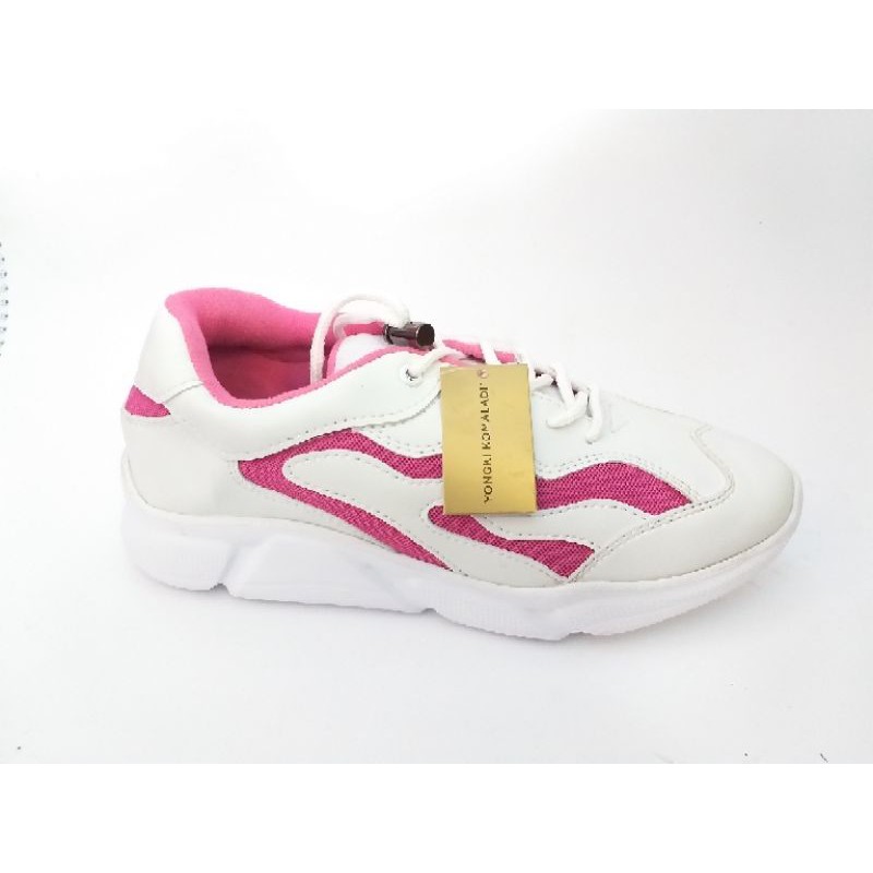 Sneakers yongki komaladi sepatu olahraga sepatu sport