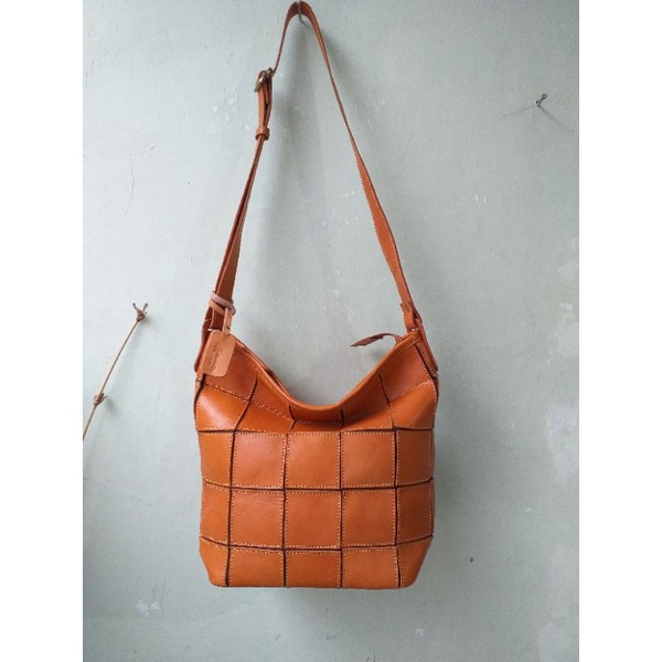 tas kulit warna coklat tan model petak