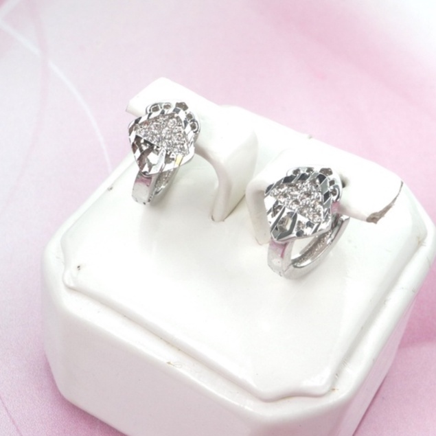 Anting putih xuping A23