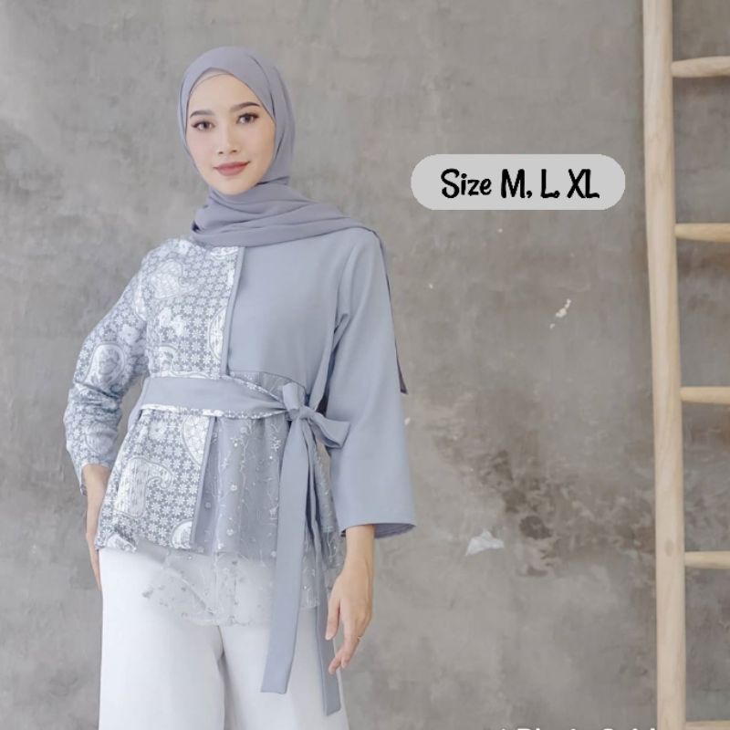 Elegant Blus Batik Kombinasi Seragam Modern